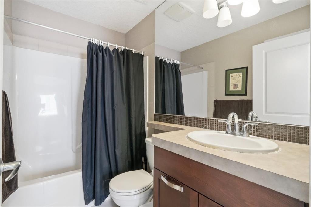 42 Sage Hill Green Nw, Calgary, AB - Indoor Photo Showing Bathroom