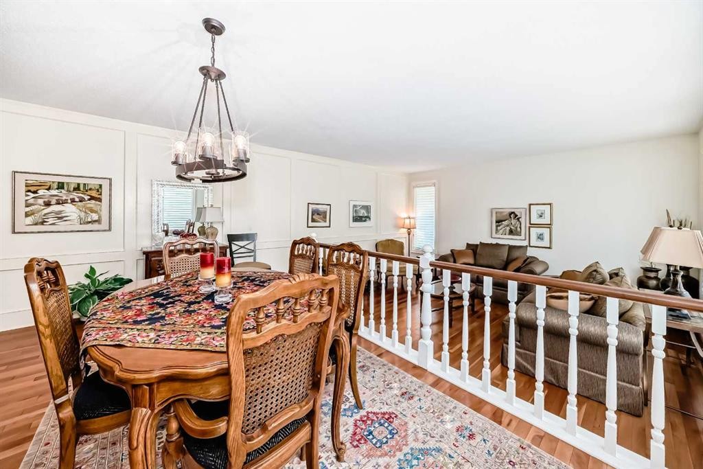123 Varsity Estates Grove Nw, Calgary, AB - Indoor Photo Showing Dining Room