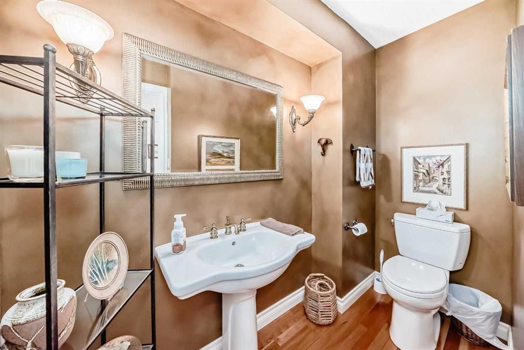 123 Varsity Estates Grove Nw, Calgary, AB - Indoor Photo Showing Bathroom