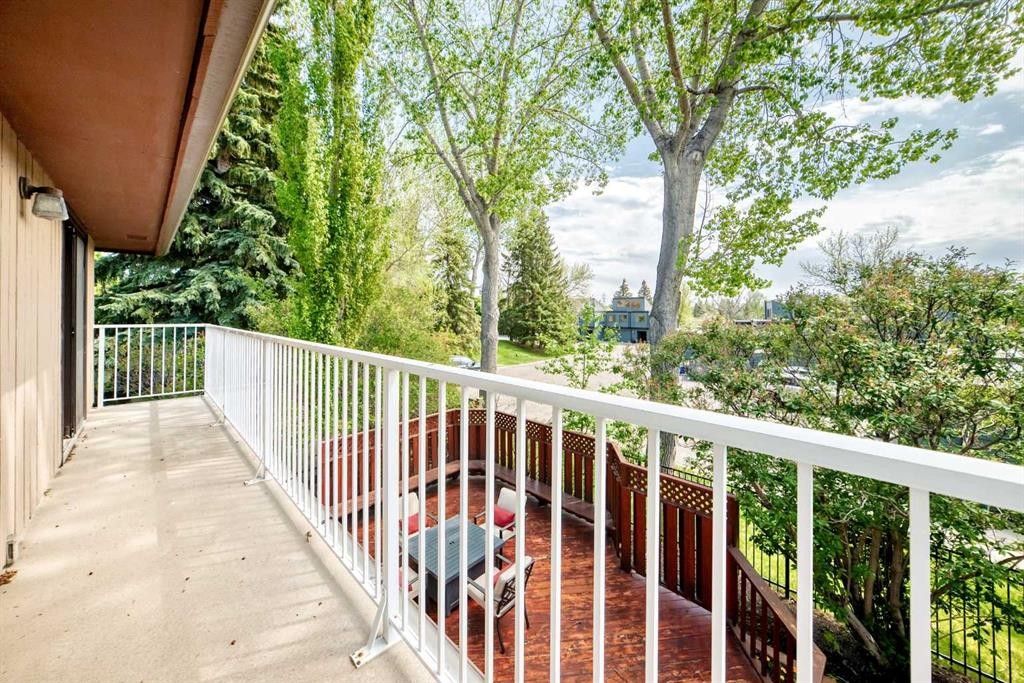 123 Varsity Estates Grove Nw, Calgary, AB - Outdoor With Balcony