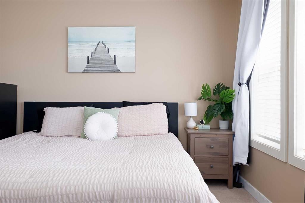 2524 Eversyde Avenue Sw, Calgary, AB - Indoor Photo Showing Bedroom