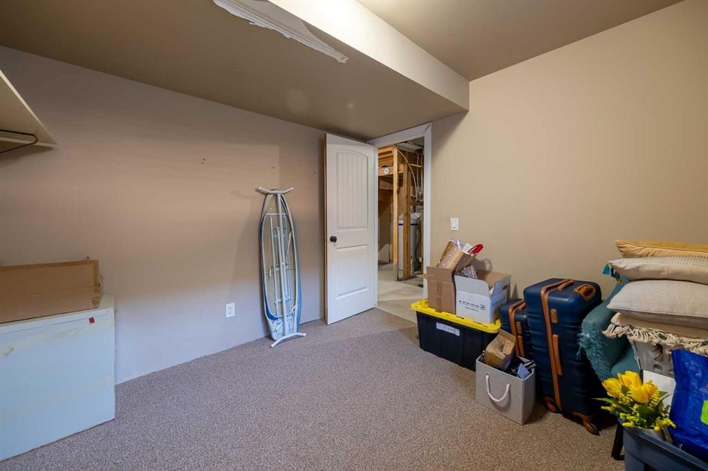 2524 Eversyde Avenue Sw, Calgary, AB - Indoor Photo Showing Other Room