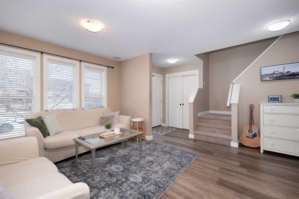 2524 Eversyde Avenue Sw, Calgary, AB - Indoor Photo Showing Living Room