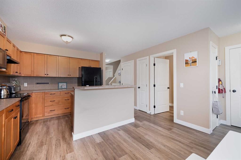 2524 Eversyde Avenue Sw, Calgary, AB - Indoor Photo Showing Kitchen