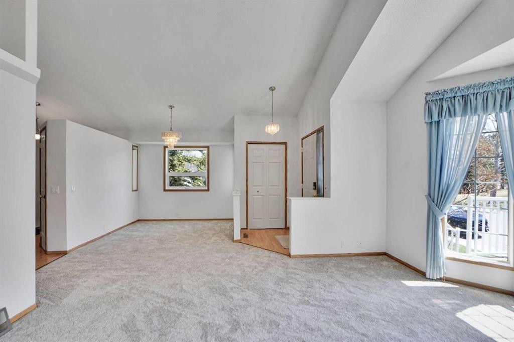 90 Martinridge Crescent Ne, Calgary, AB - Indoor Photo Showing Other Room