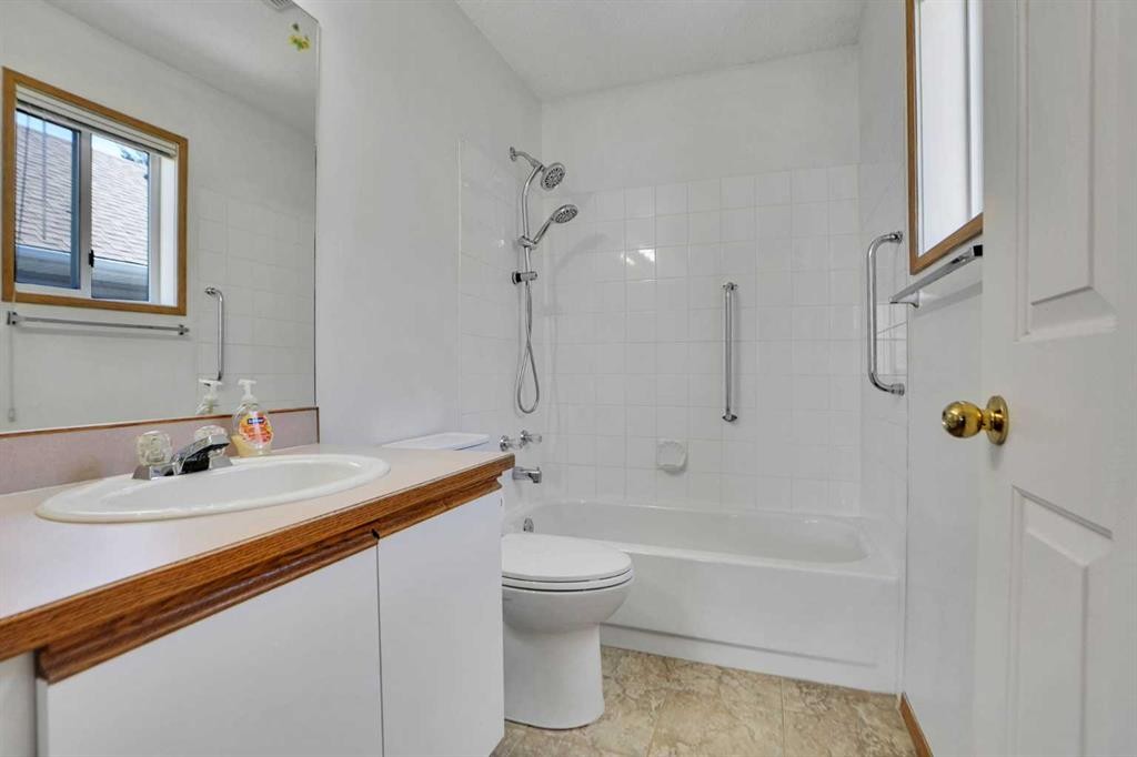 90 Martinridge Crescent Ne, Calgary, AB - Indoor Photo Showing Bathroom