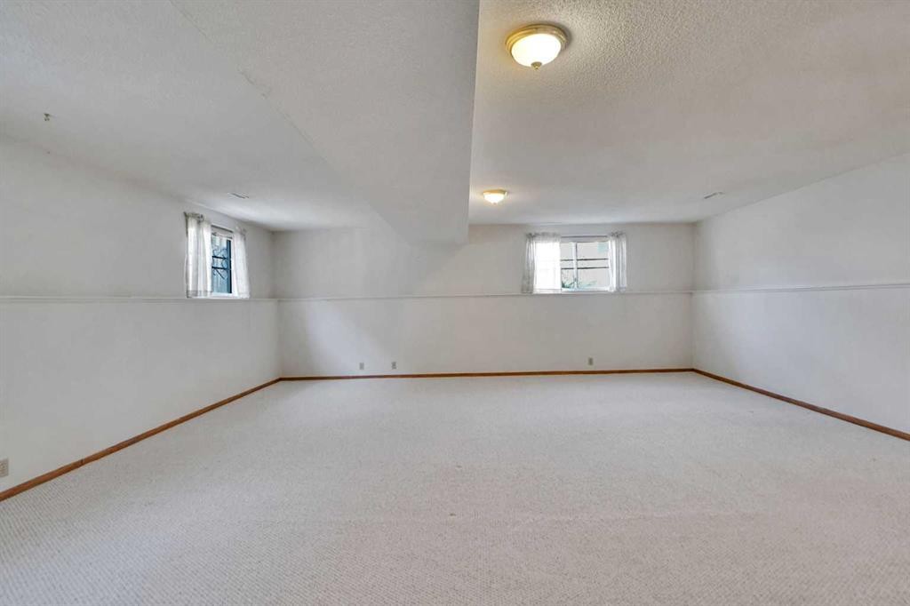 90 Martinridge Crescent Ne, Calgary, AB - Indoor Photo Showing Other Room