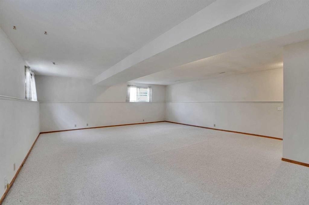 90 Martinridge Crescent Ne, Calgary, AB - Indoor Photo Showing Other Room