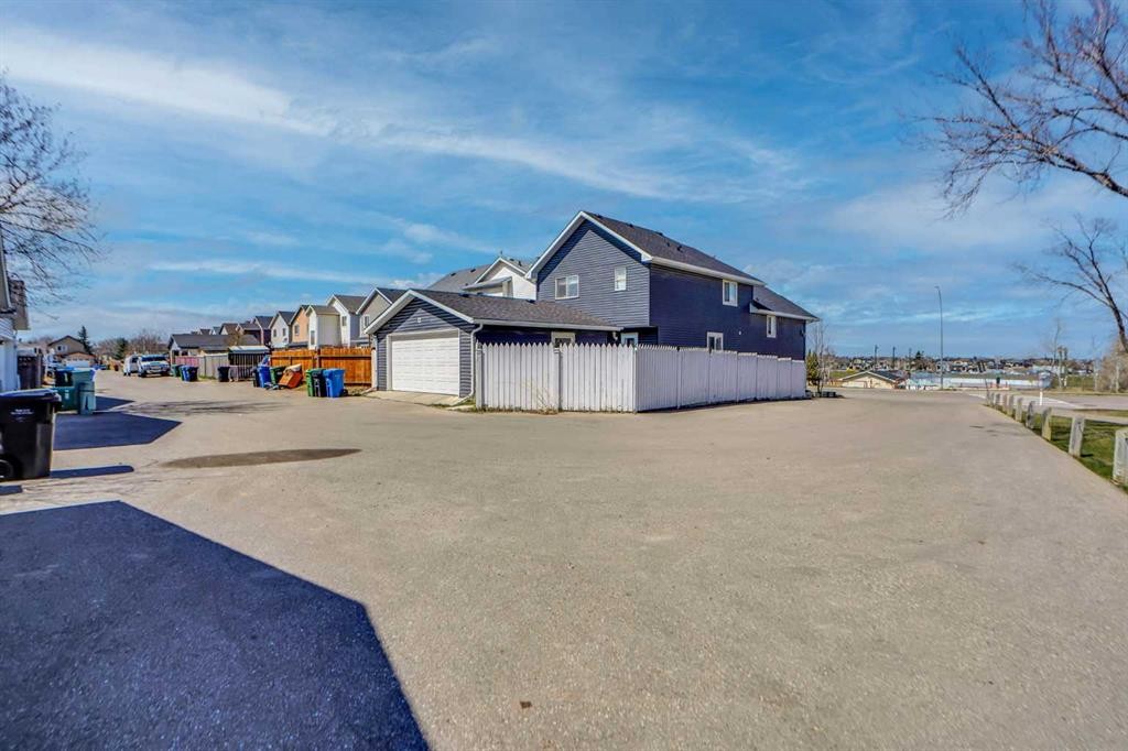 90 Martinridge Crescent Ne, Calgary, AB - Outdoor
