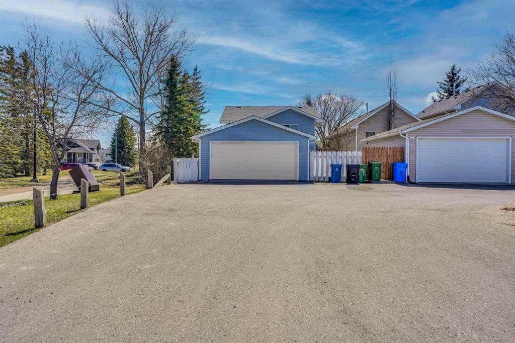 90 Martinridge Crescent Ne, Calgary, AB - Outdoor