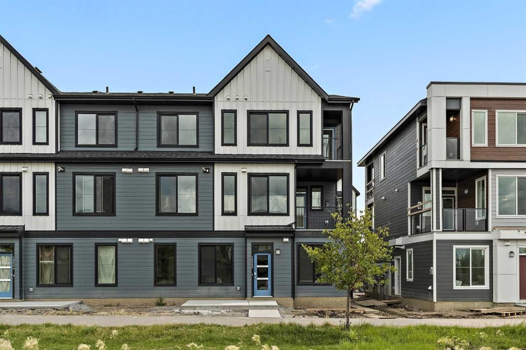301-255 Rowmont Boulevard Nw, Calgary, AB - Outdoor With Facade