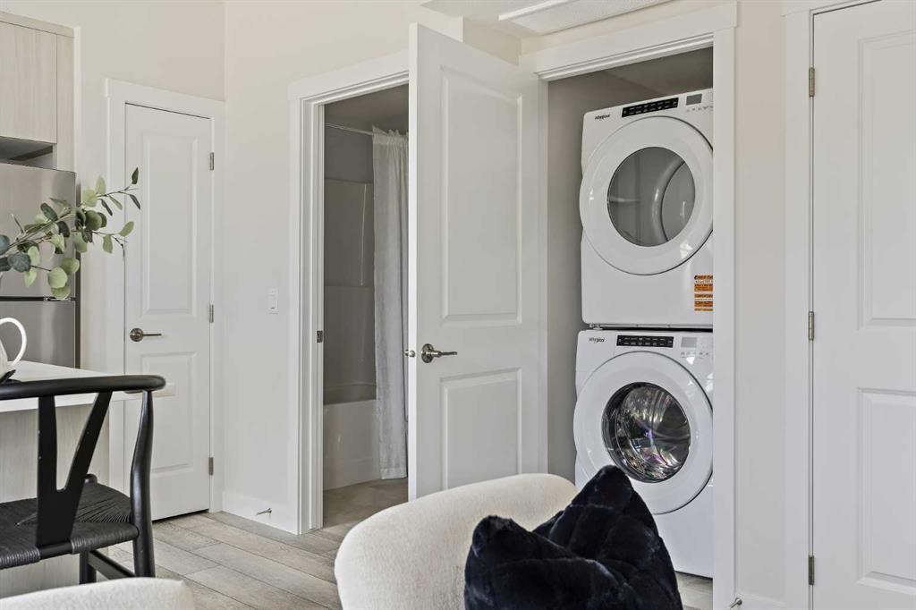 301-255 Rowmont Boulevard Nw, Calgary, AB - Indoor Photo Showing Laundry Room
