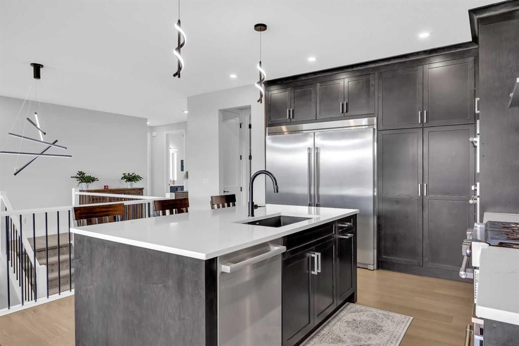 25 Cimarron Estates Gate, Okotoks, AB - Indoor Photo Showing Kitchen With Upgraded Kitchen