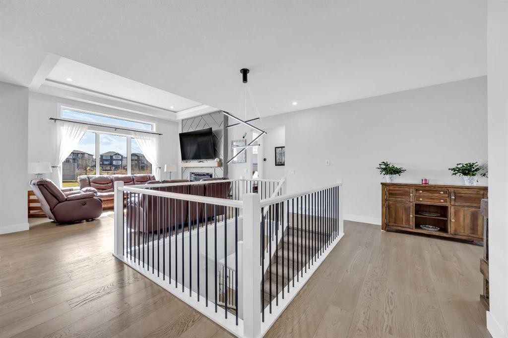 25 Cimarron Estates Gate, Okotoks, AB - Indoor Photo Showing Other Room