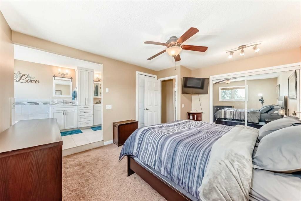 127 Mckerrell Way Se, Calgary, AB - Indoor Photo Showing Bedroom