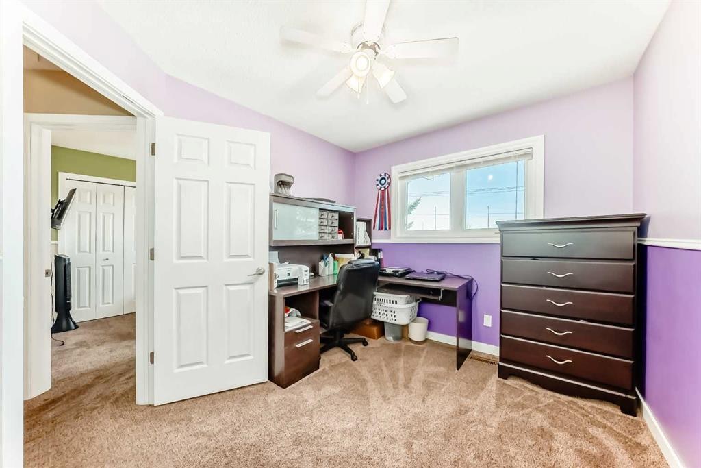 127 Mckerrell Way Se, Calgary, AB - Indoor Photo Showing Office