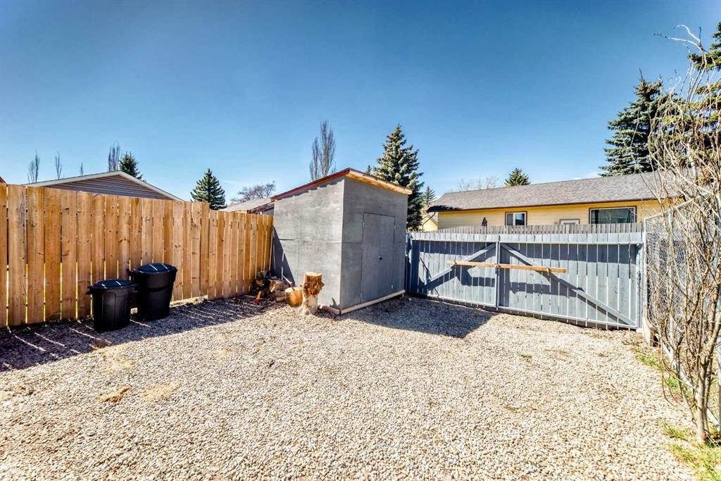 127 Mckerrell Way Se, Calgary, AB - Outdoor