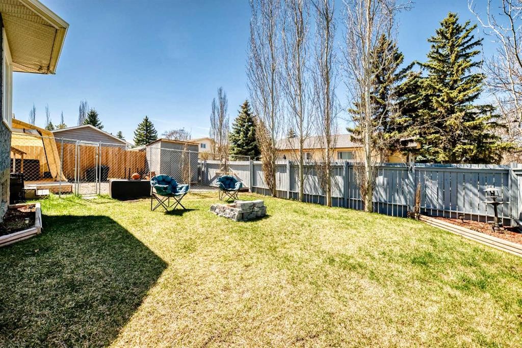 127 Mckerrell Way Se, Calgary, AB - Outdoor