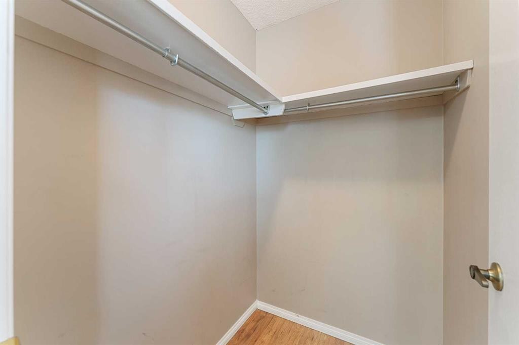 7003 Temple Drive Ne, Calgary, AB - Indoor Photo Showing Other Room
