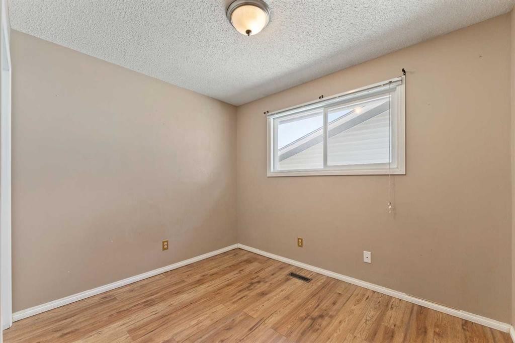 7003 Temple Drive Ne, Calgary, AB - Indoor Photo Showing Other Room
