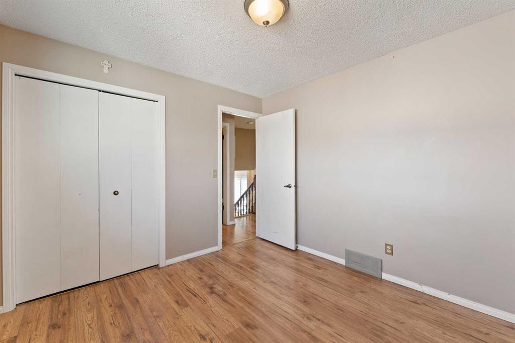 7003 Temple Drive Ne, Calgary, AB - Indoor Photo Showing Other Room
