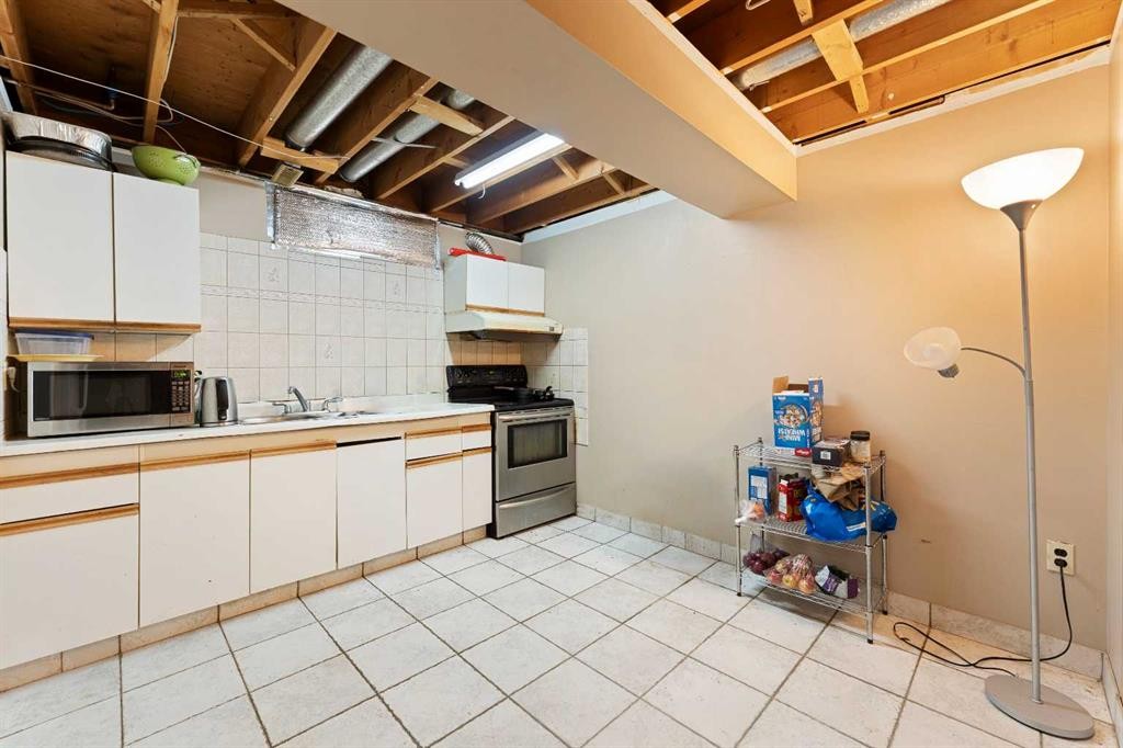 7003 Temple Drive Ne, Calgary, AB - Indoor