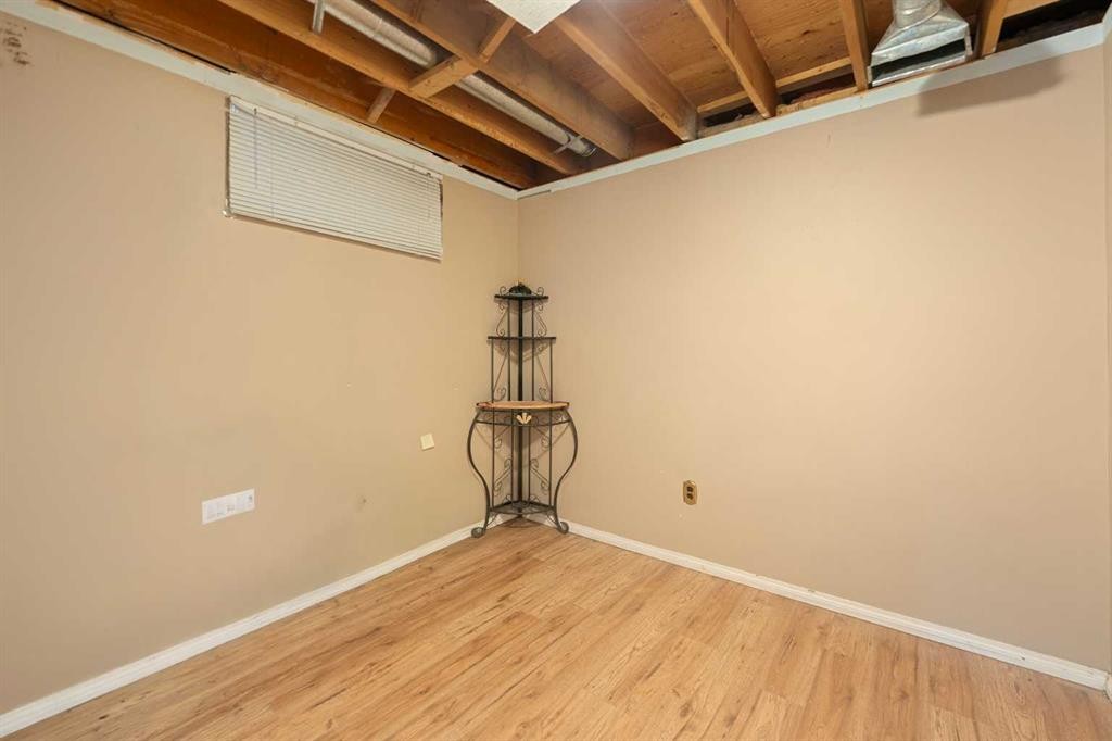 7003 Temple Drive Ne, Calgary, AB - Indoor Photo Showing Other Room