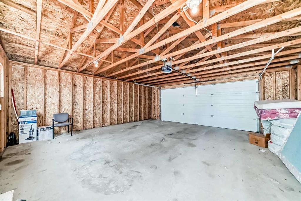 111 Tarawood Road Ne, Calgary, AB - Indoor Photo Showing Garage