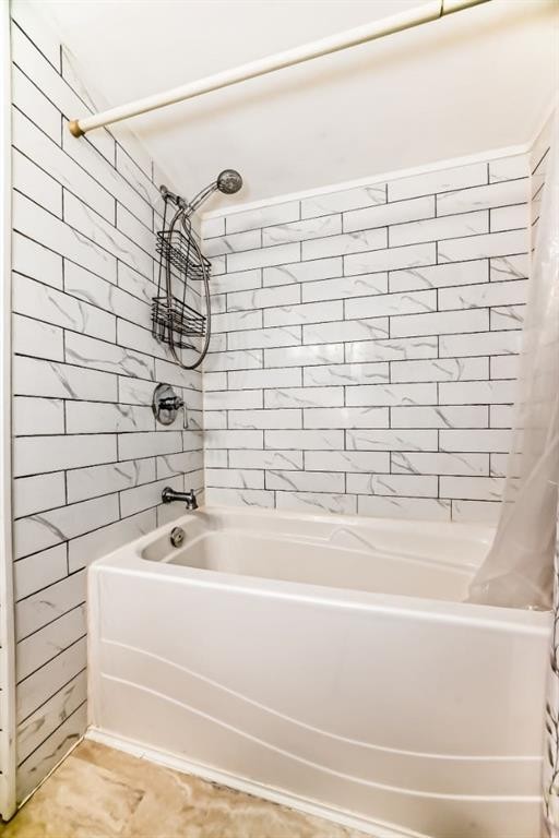 724D Raynard Crescent Se, Calgary, AB - Indoor Photo Showing Bathroom