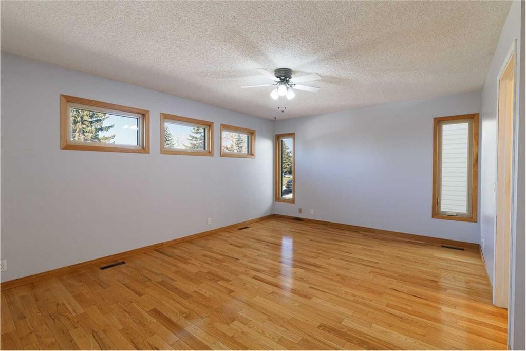 48 Ranchridge Drive Nw, Calgary, AB - Indoor Photo Showing Other Room
