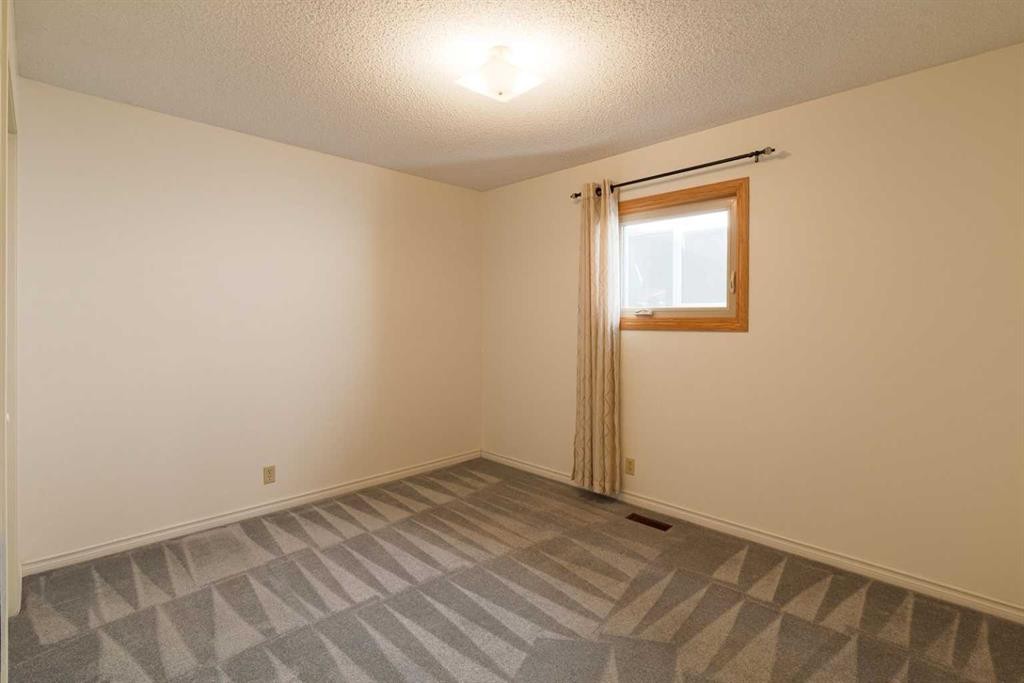 48 Ranchridge Drive Nw, Calgary, AB - Indoor Photo Showing Other Room