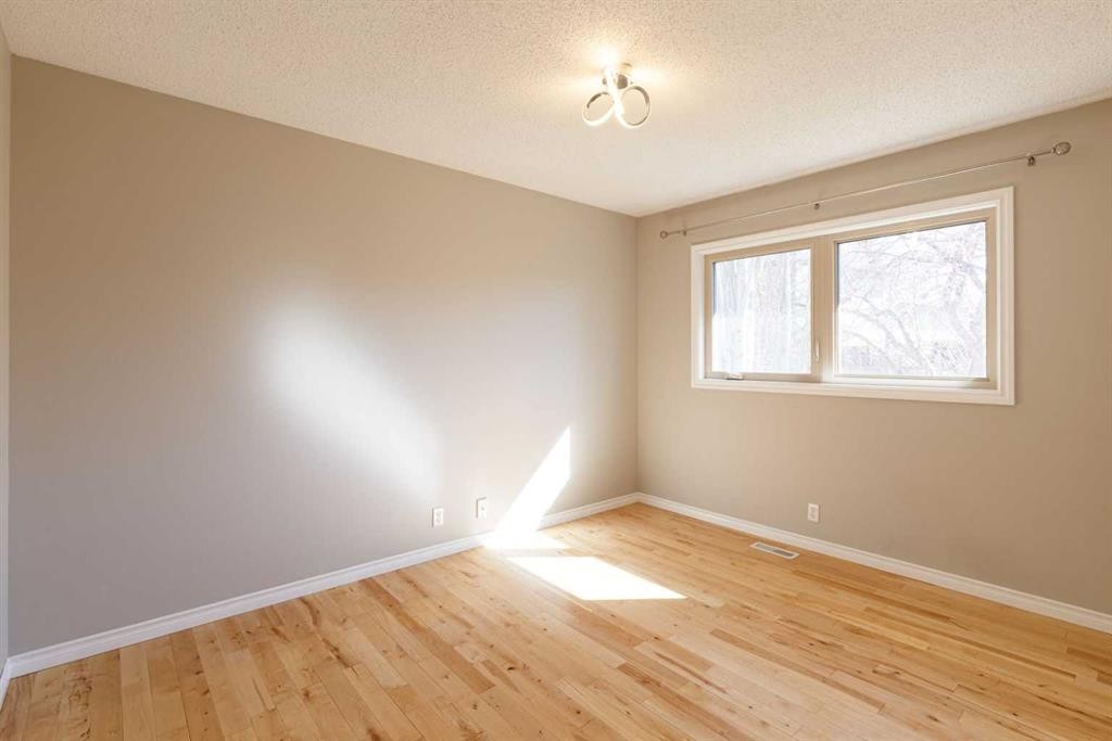 48 Ranchridge Drive Nw, Calgary, AB - Indoor Photo Showing Other Room
