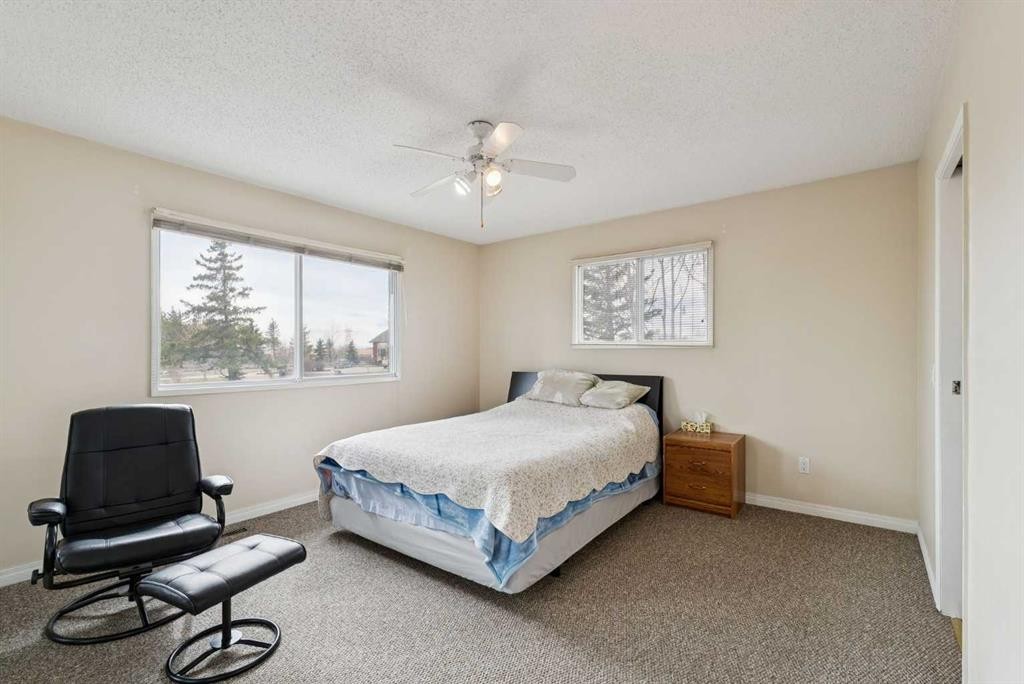7 Willow Vale, Rural Rocky View County, AB - Indoor Photo Showing Bedroom