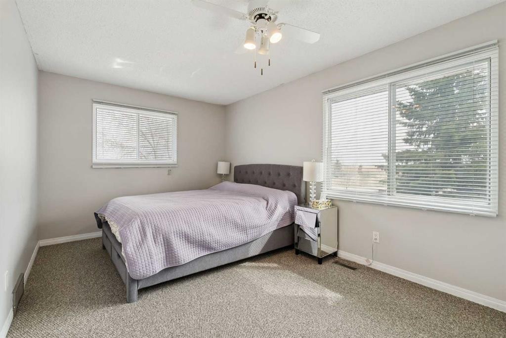 7 Willow Vale, Rural Rocky View County, AB - Indoor Photo Showing Bedroom