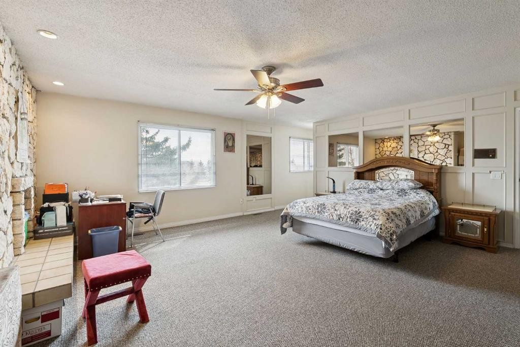7 Willow Vale, Rural Rocky View County, AB - Indoor Photo Showing Bedroom