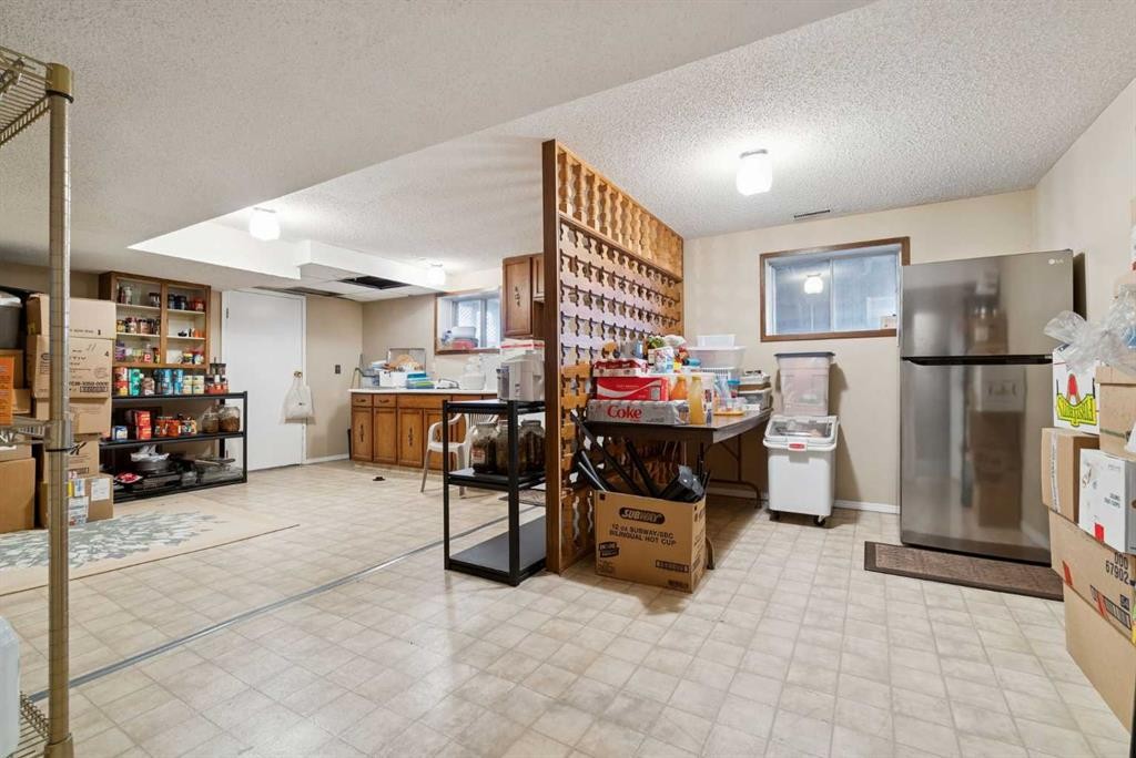 7 Willow Vale, Rural Rocky View County, AB - Indoor