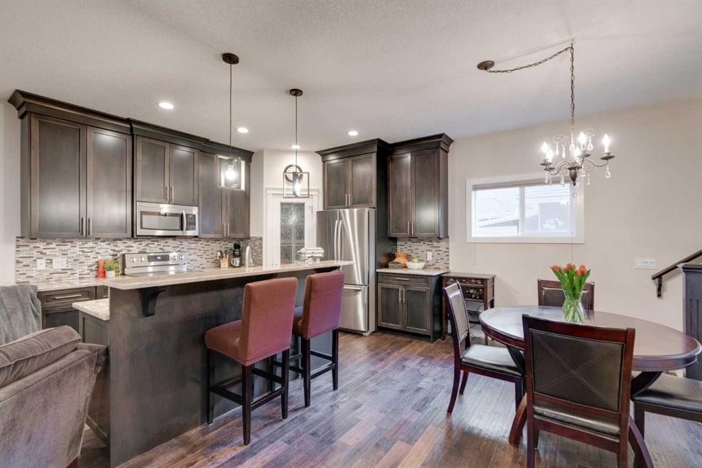 2-309 15 Avenue Ne, Calgary, AB - Indoor Photo Showing Dining Room