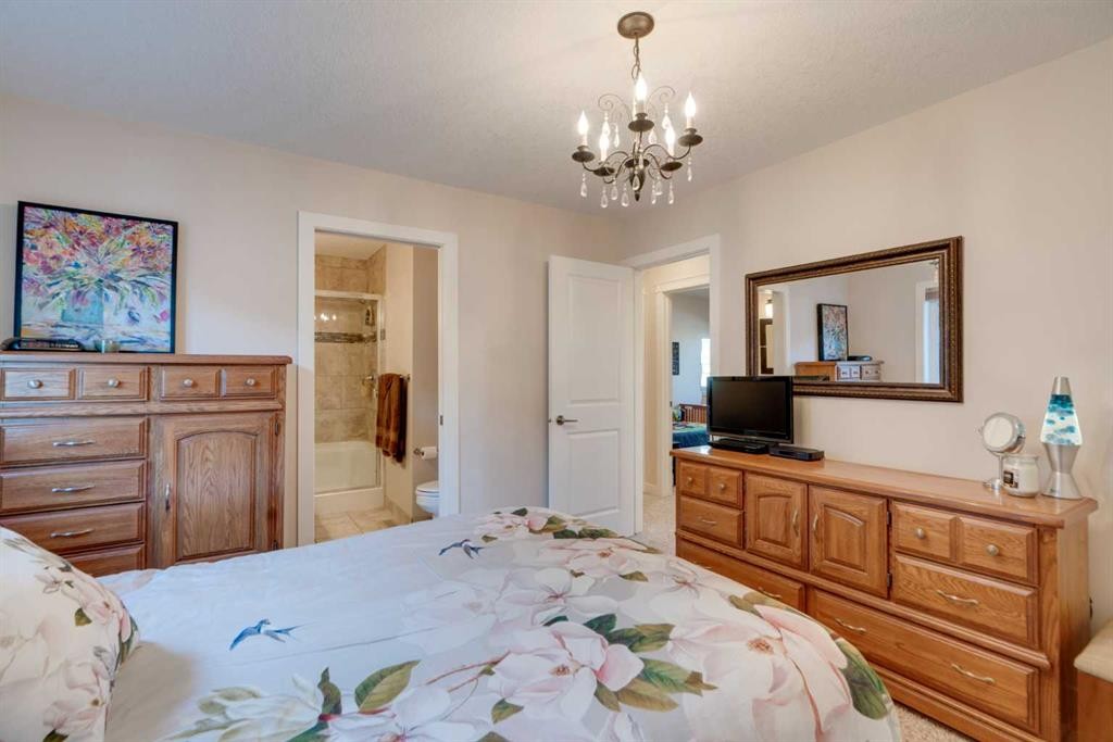 2-309 15 Avenue Ne, Calgary, AB - Indoor Photo Showing Bedroom