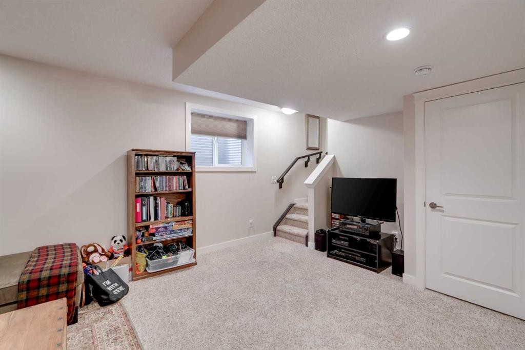 2-309 15 Avenue Ne, Calgary, AB - Indoor