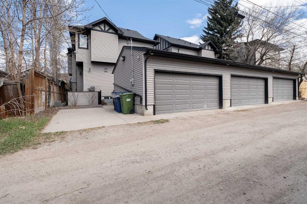 2-309 15 Avenue Ne, Calgary, AB - Outdoor With Exterior