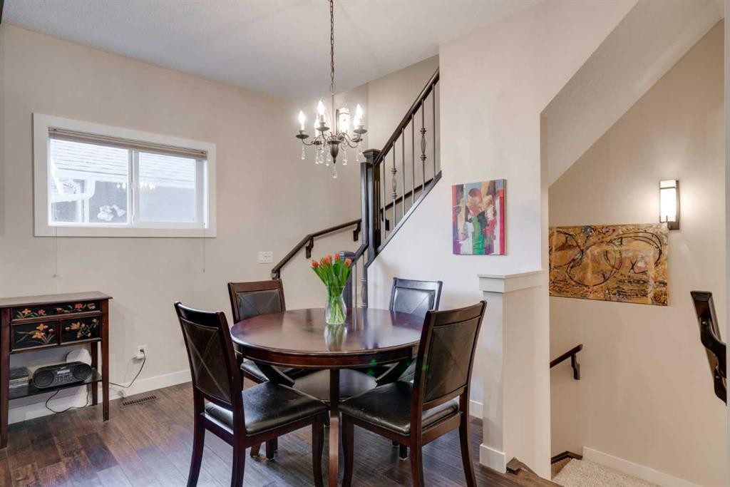 2-309 15 Avenue Ne, Calgary, AB - Indoor Photo Showing Dining Room