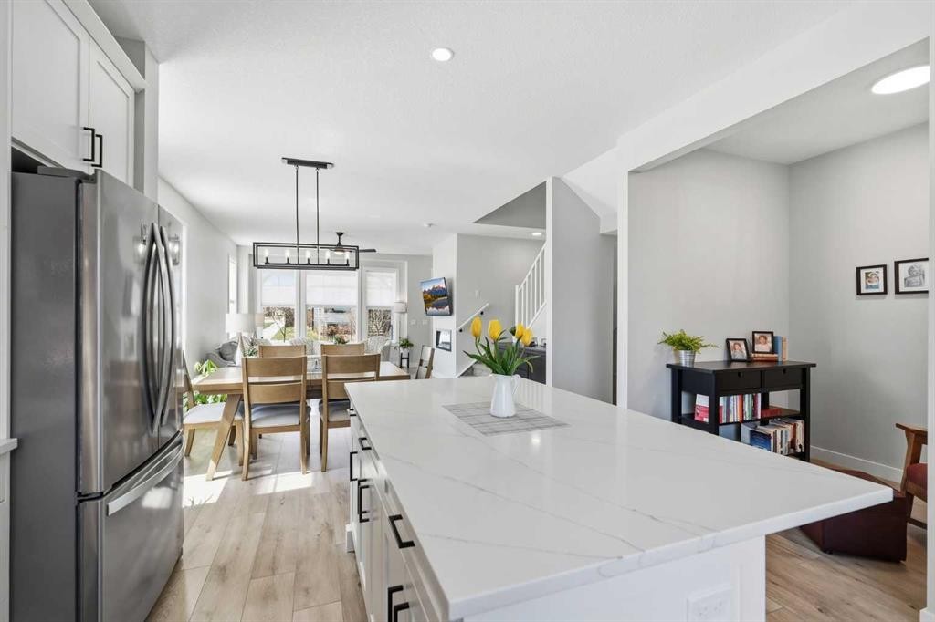 120 Treeline Manor Sw, Calgary, AB - Indoor