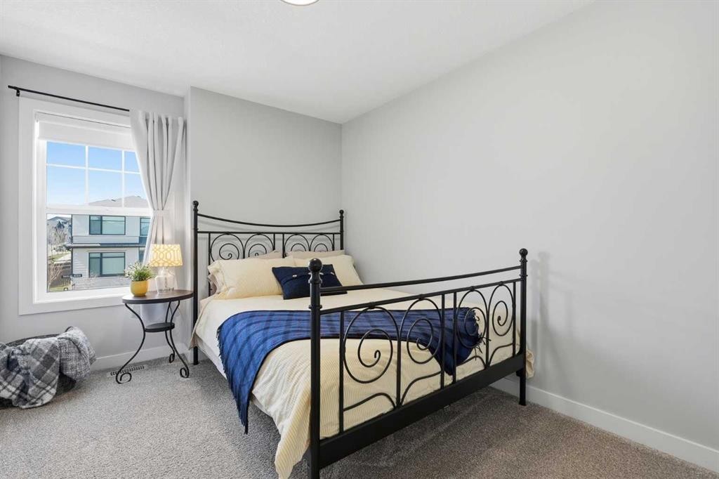 120 Treeline Manor Sw, Calgary, AB - Indoor Photo Showing Bedroom