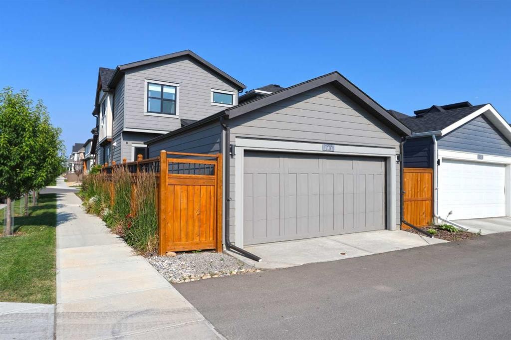 120 Treeline Manor Sw, Calgary, AB - Outdoor With Exterior