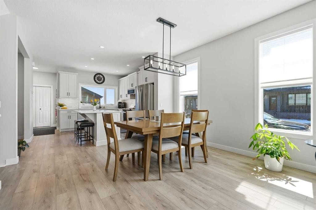 120 Treeline Manor Sw, Calgary, AB - Indoor Photo Showing Dining Room