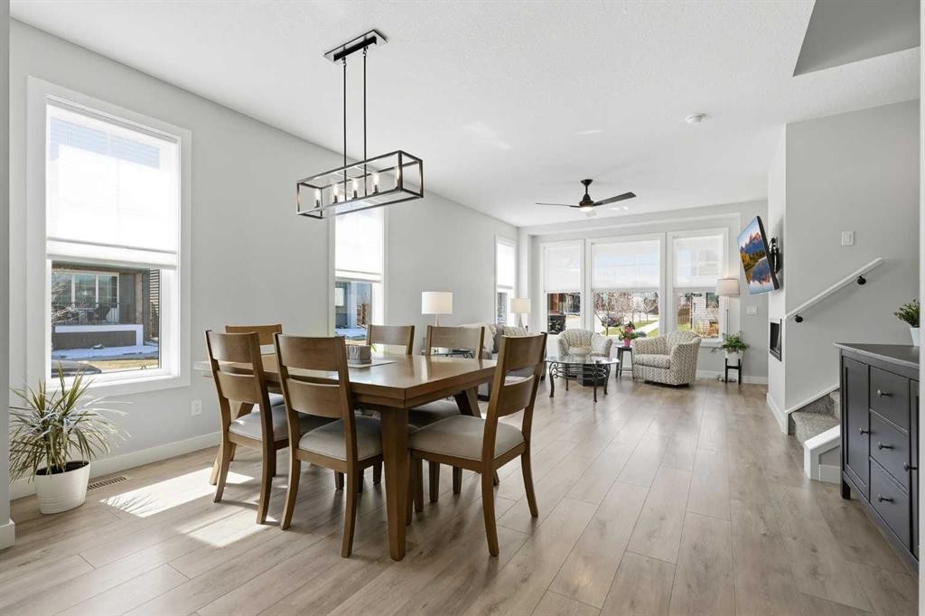 120 Treeline Manor Sw, Calgary, AB - Indoor Photo Showing Dining Room