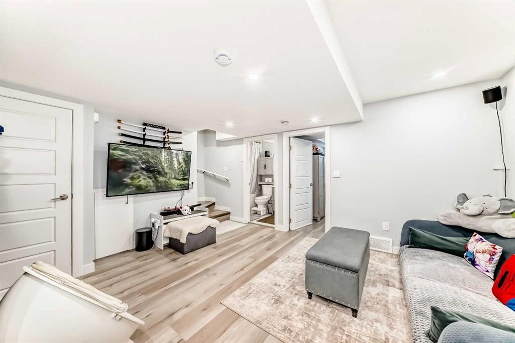 1140 Legacy Circle Se, Calgary, AB - Indoor