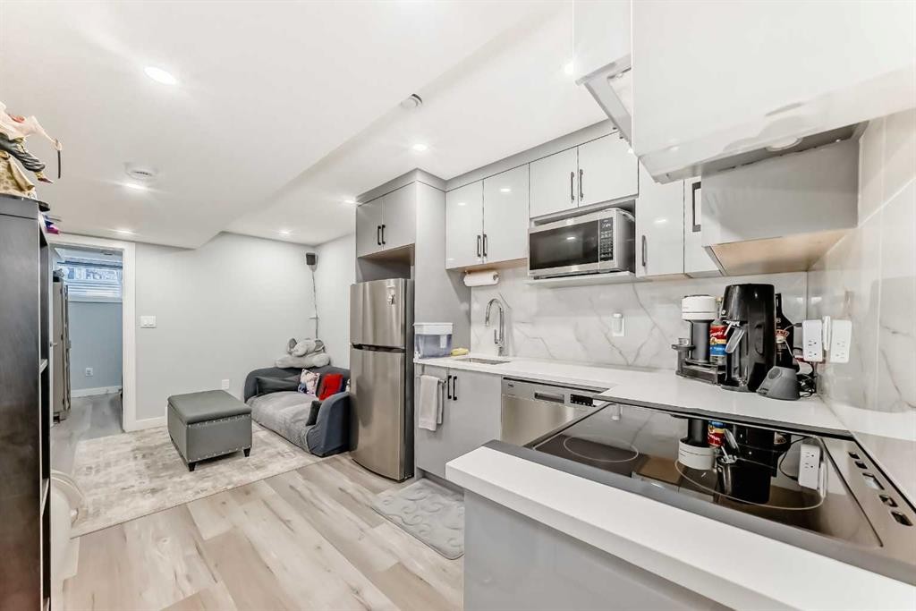 1140 Legacy Circle Se, Calgary, AB - Indoor Photo Showing Kitchen With Stainless Steel Kitchen With Upgraded Kitchen