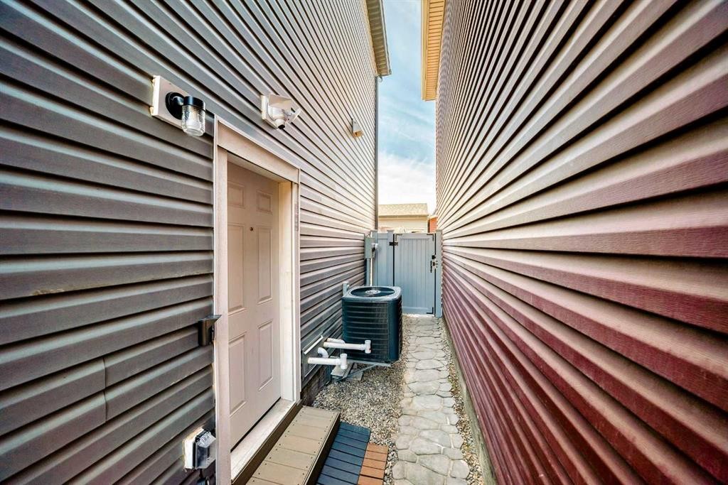 1140 Legacy Circle Se, Calgary, AB - Outdoor
