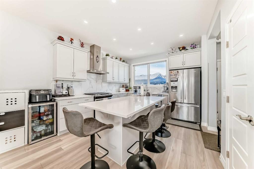 1140 Legacy Circle Se, Calgary, AB - Indoor Photo Showing Kitchen With Stainless Steel Kitchen With Upgraded Kitchen